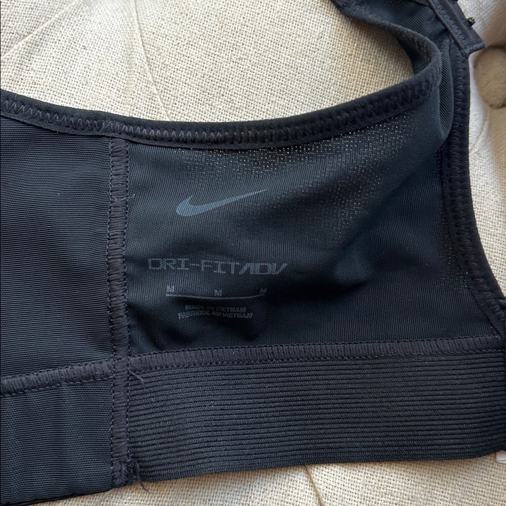 Nike Alpha Ultrabreathe High Impact Sports Bra (Front cut out) Medium Black - Picture 4 of 11